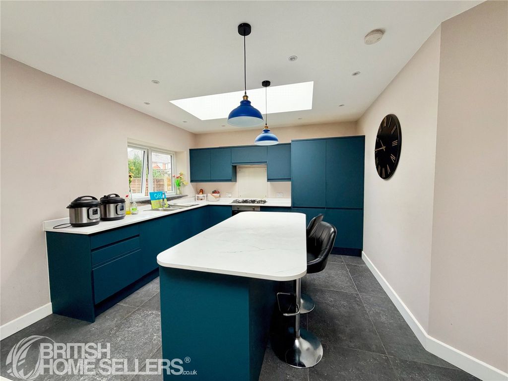 Property photo 2 of 17 Picture No. 04