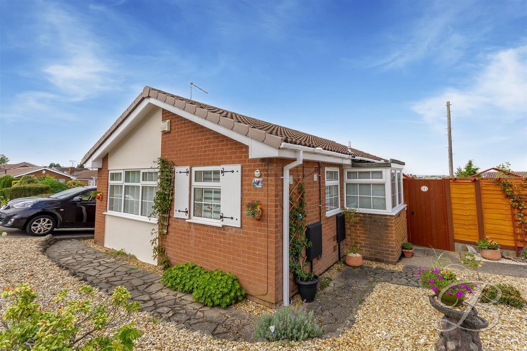 Property photo 1 of 33 Egysix9Bfeq6T0K-Qewupa.Jpg