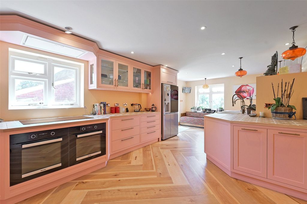 Property photo 3 of 15 Picture No. 05