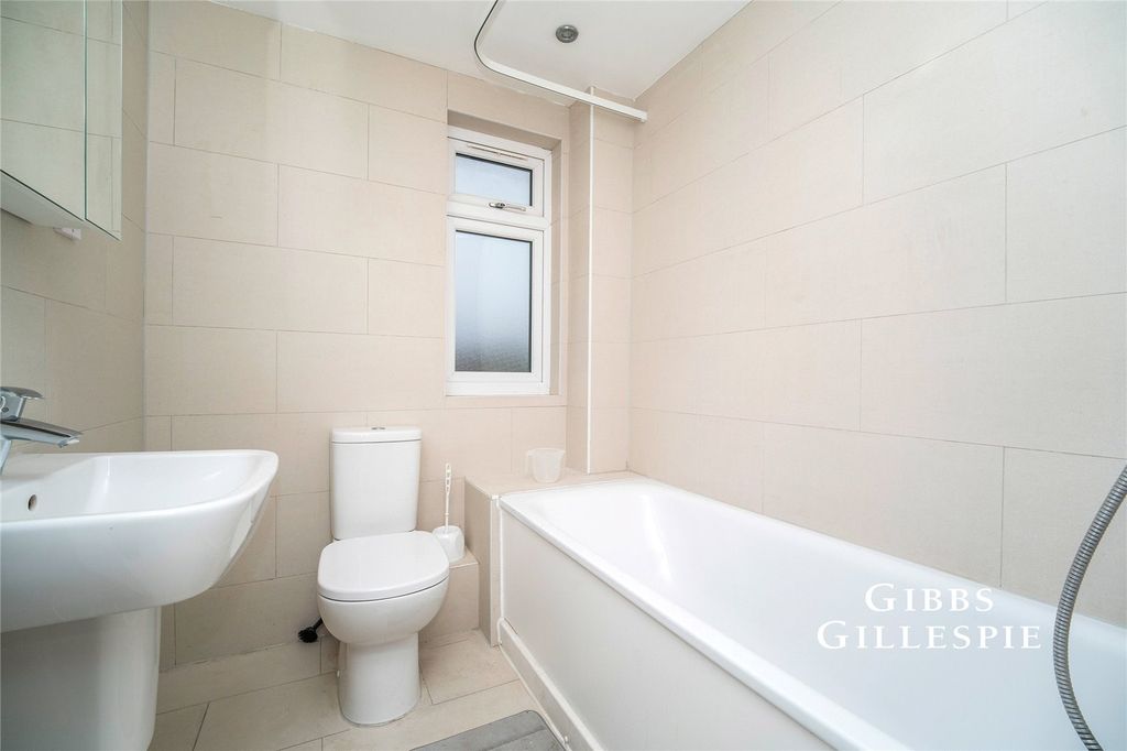 Property photo 3 of 8 Picture No. 02