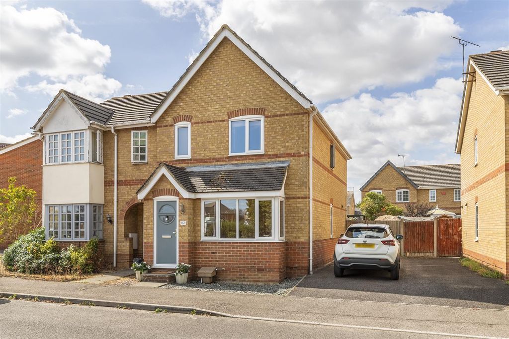 Property photo 1 of 32