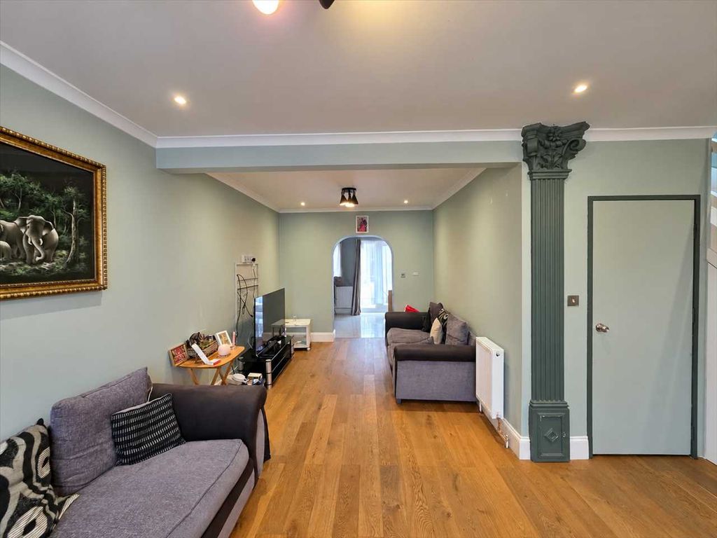 Property photo 2 of 12
