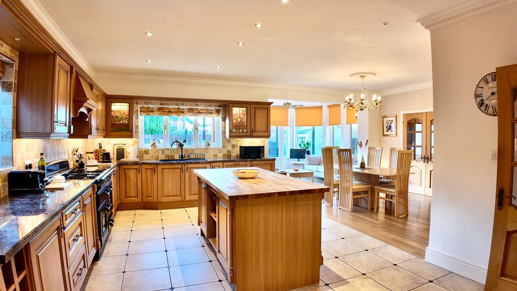 Property photo 3 of 75