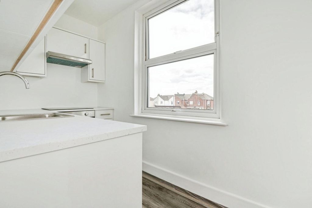 Property photo 3 of 15 Pbox-Img.Jpg