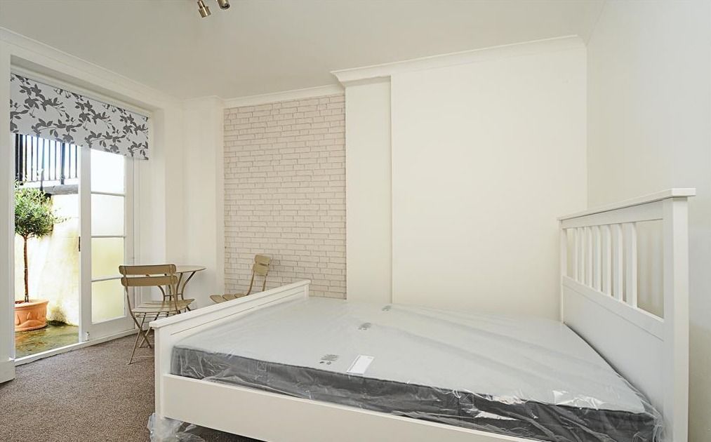 Property photo 3 of 8 Bedroom 1