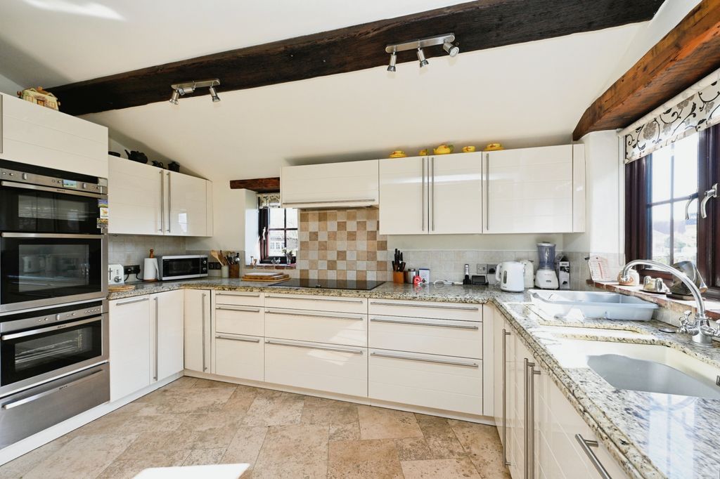 Property photo 3 of 17 Photography