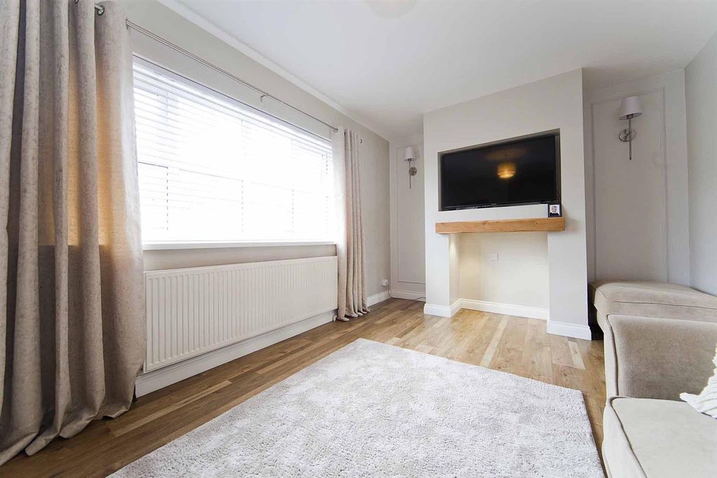 Property photo 3 of 23