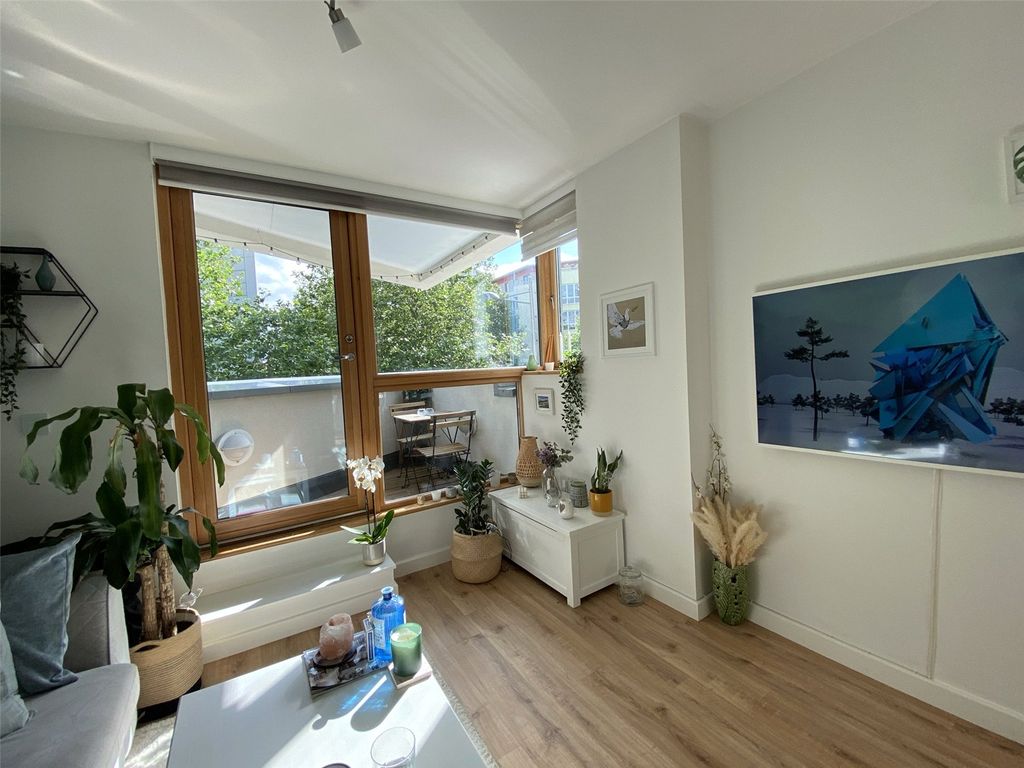Property photo 2 of 11 Picture No. 04