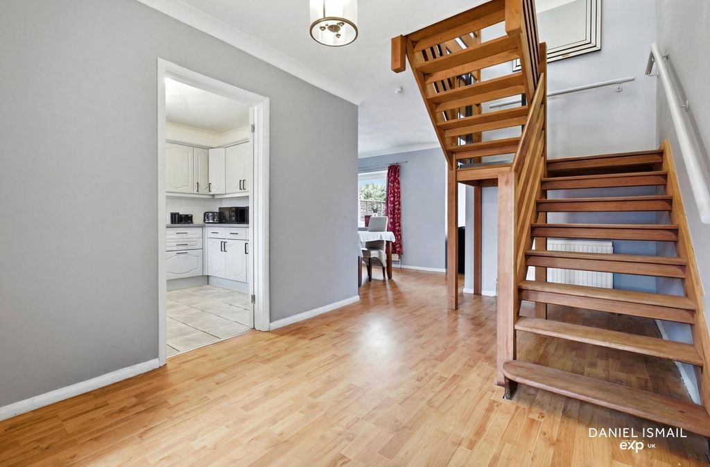 Property photo 3 of 28