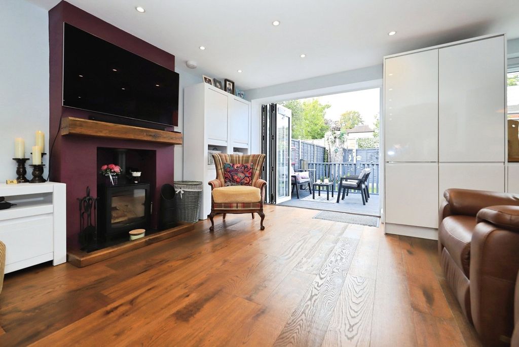 Property photo 3 of 16 Photo