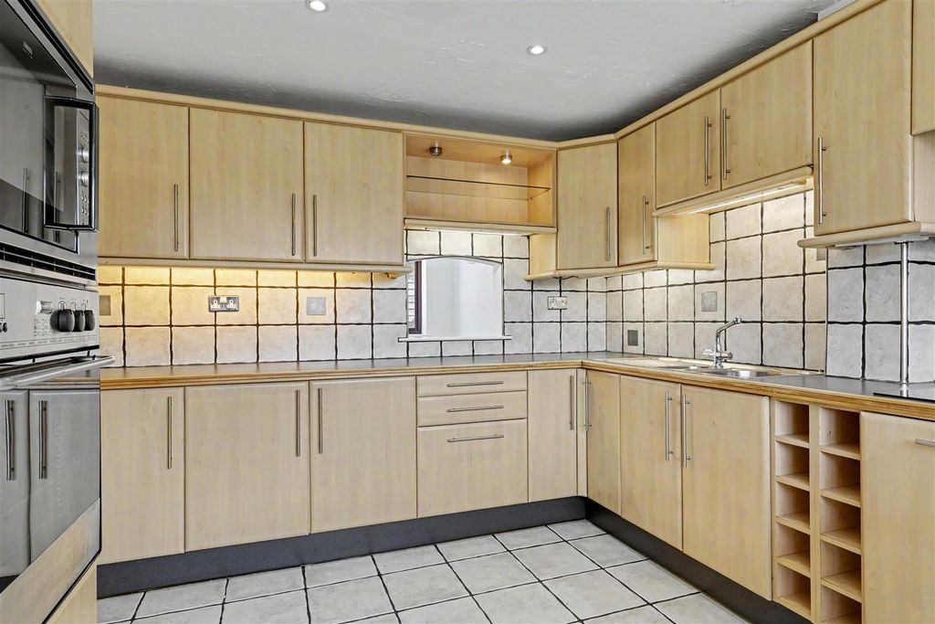 Property photo 2 of 22 Kitchen 1_1.Jpeg