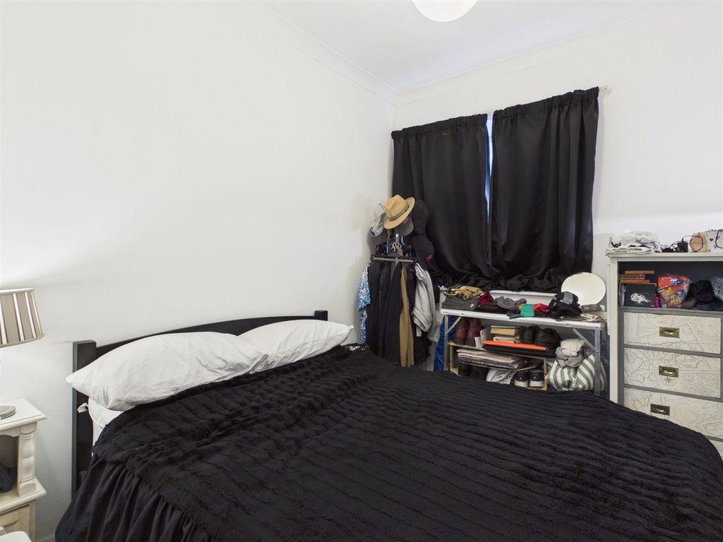 Property photo 3 of 7 Bedroom