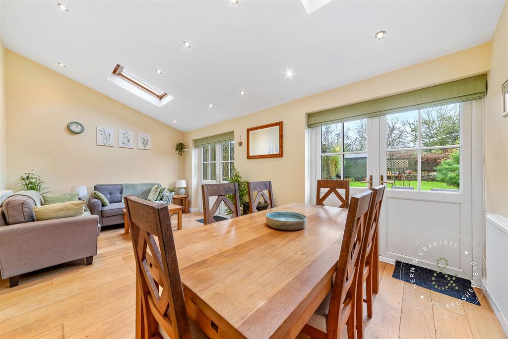 Property photo 3 of 38 Fernbank-24.Jpg