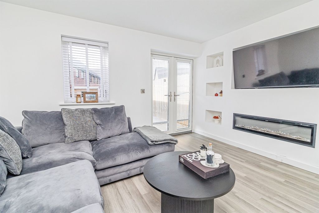 Property photo 3 of 16