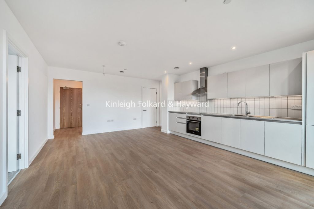 Property photo 2 of 21 Afc9c8Ab-0296-4c3c-B