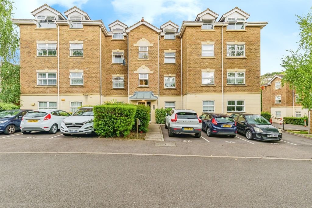 Property photo 1 of 16