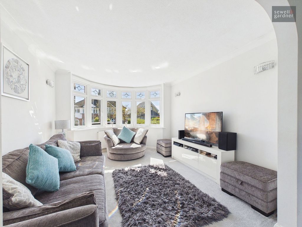 Property photo 3 of 19