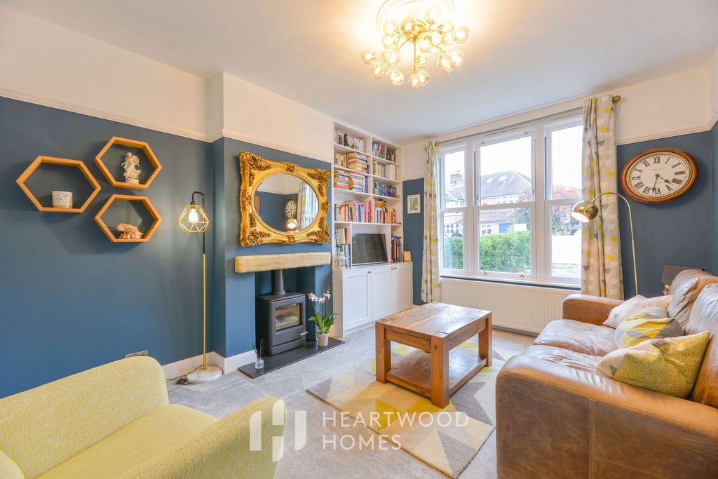 Property photo 2 of 30