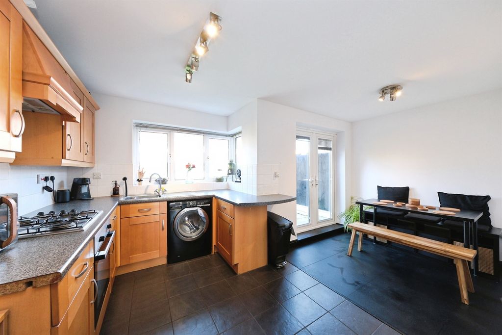 Property photo 3 of 25