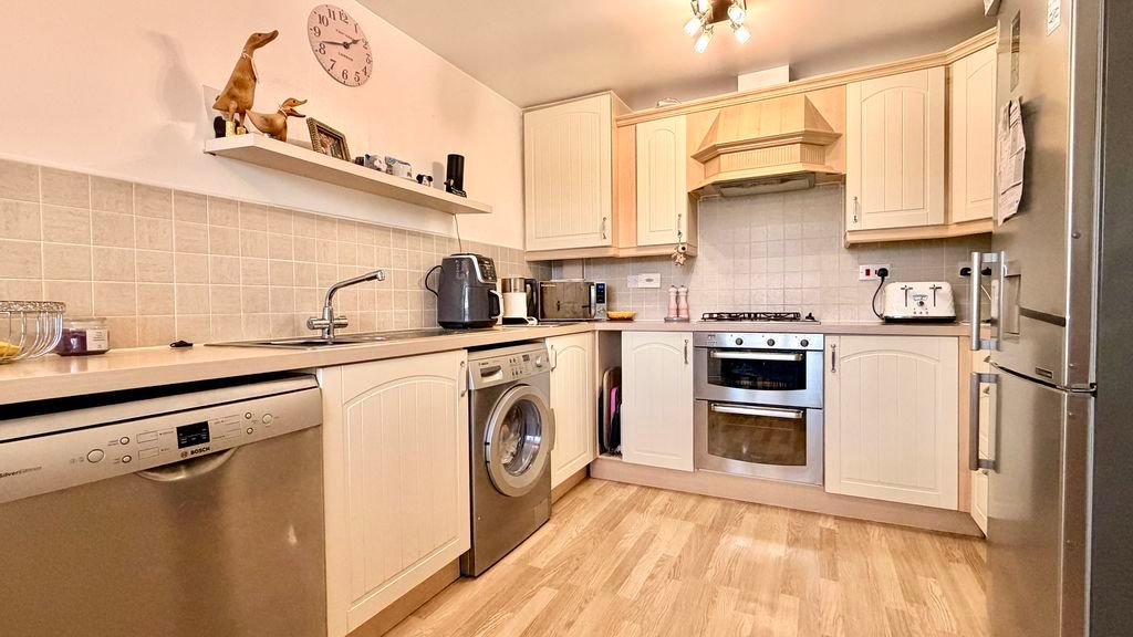 Property photo 2 of 12 Kitchen