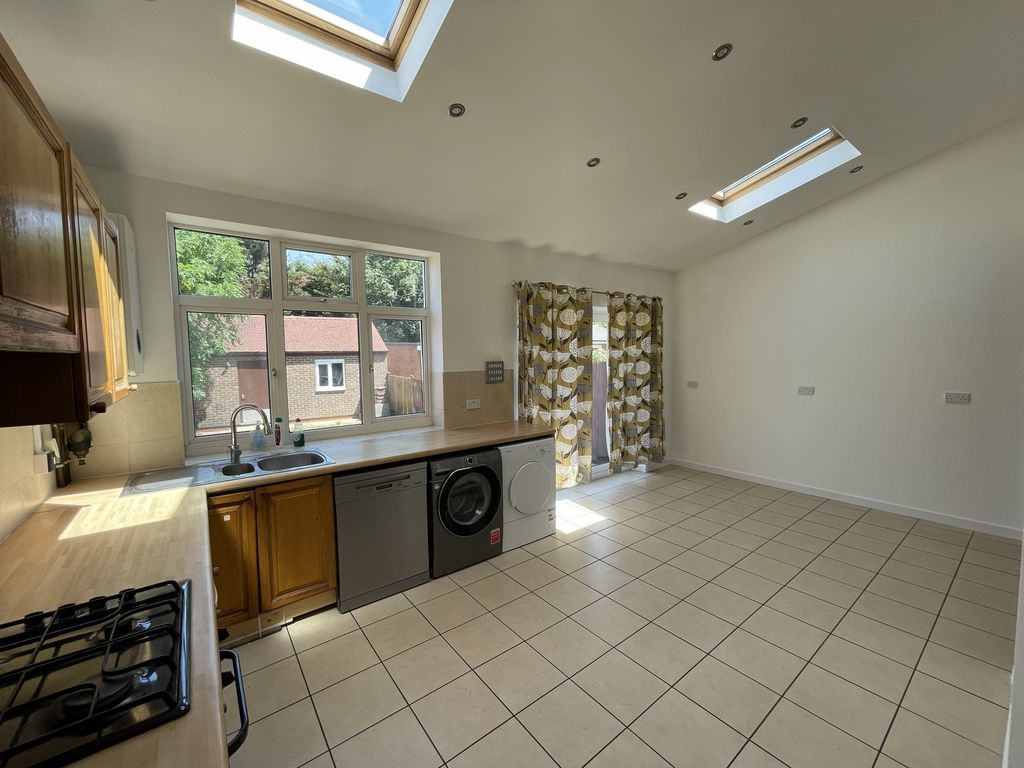 Property photo 2 of 14 Kitchen
