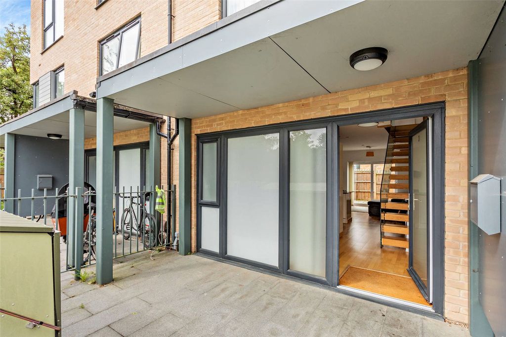 Property photo 2 of 17 Front