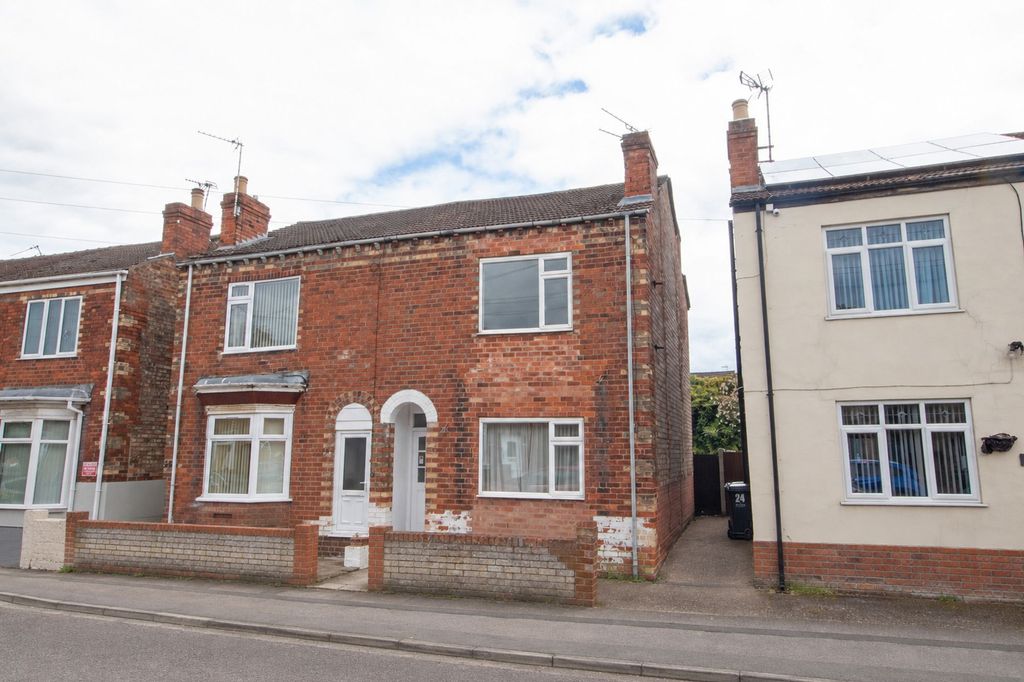 Property photo 1 of 12
