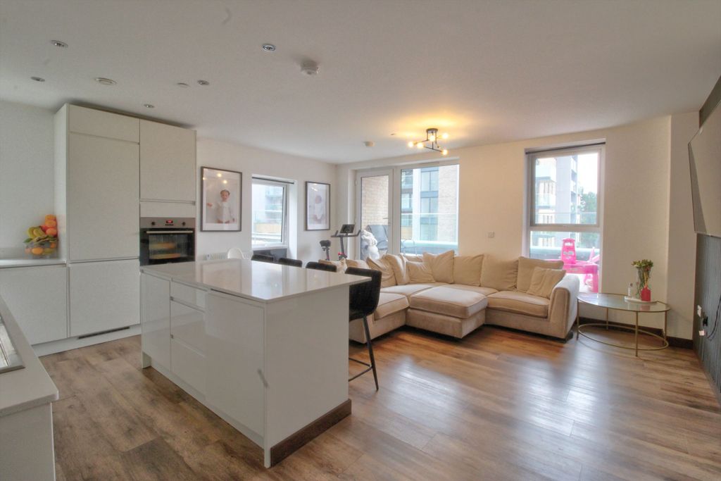 Property photo 2 of 24