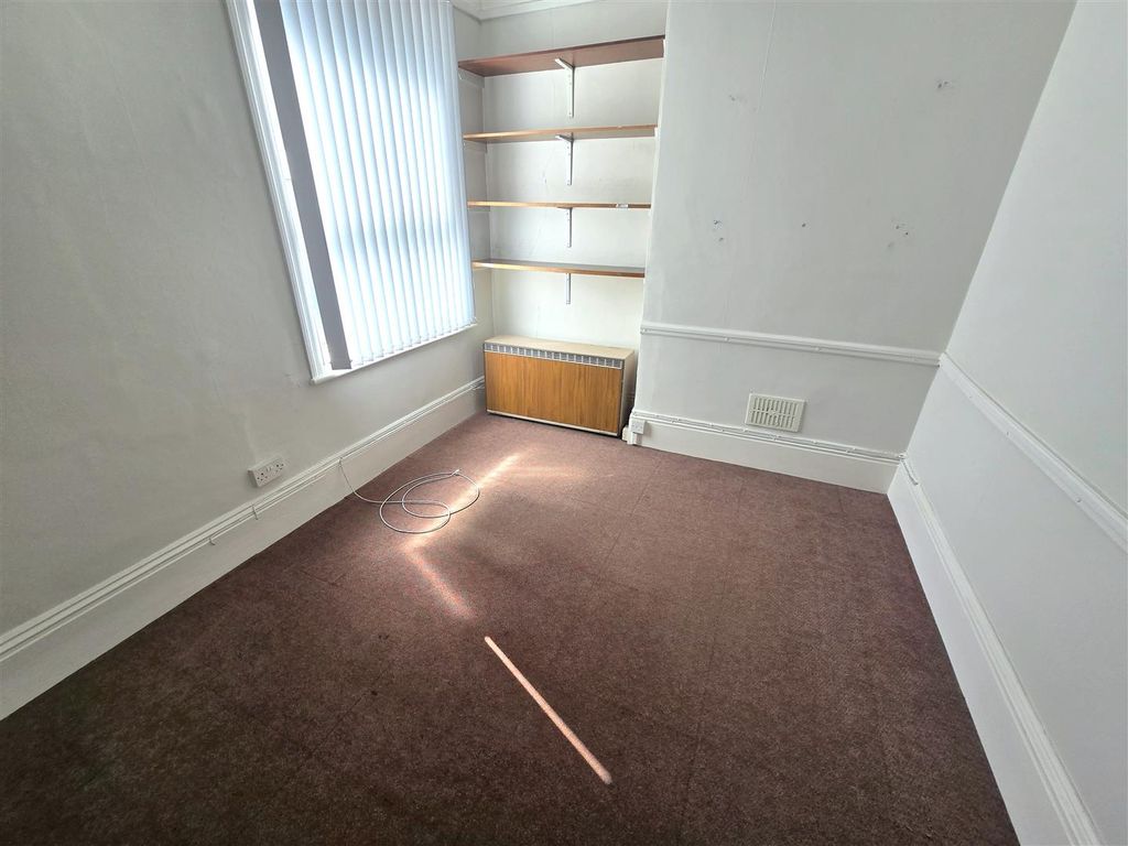 Property photo 3 of 8 Ground Floor Office