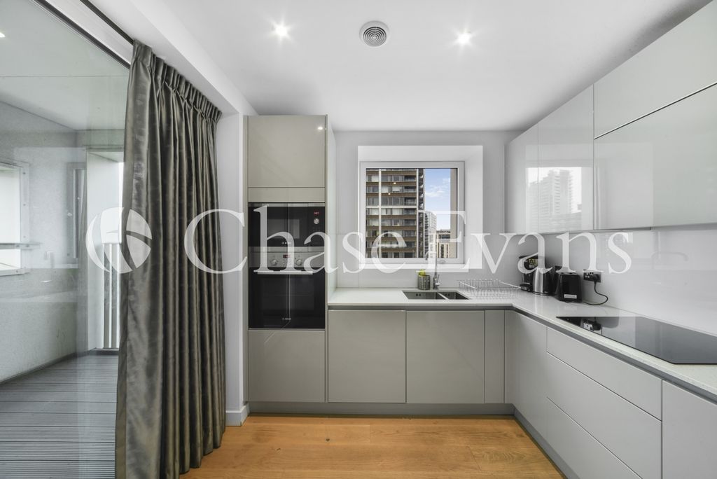 Property photo 2 of 16 Walton Heights, Elep