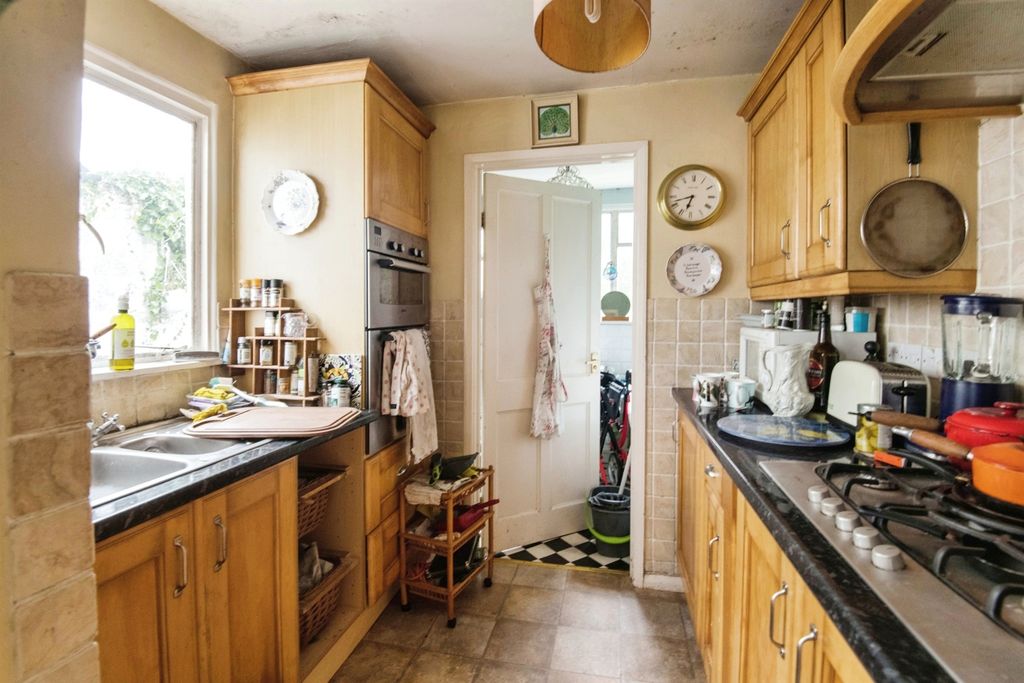 Property photo 3 of 14