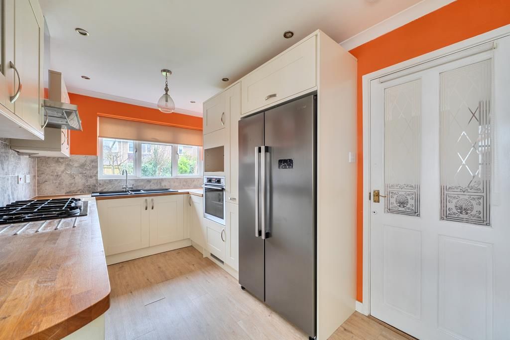 Property photo 3 of 20 Kitchen