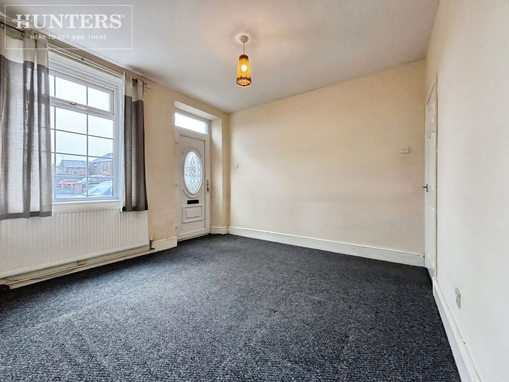 Property photo 2 of 11 Pbox-Img.Jpg