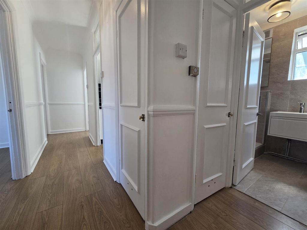 Property photo 2 of 14 335491.Jpg