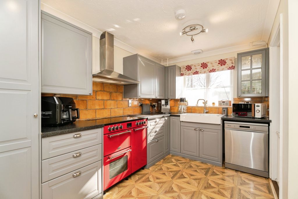 Property photo 2 of 25 Pbox-Img.Jpg