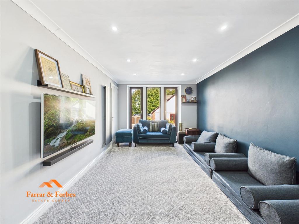 Property photo 3 of 32 Cam03956G0-Pr0148-Still007.Jpg