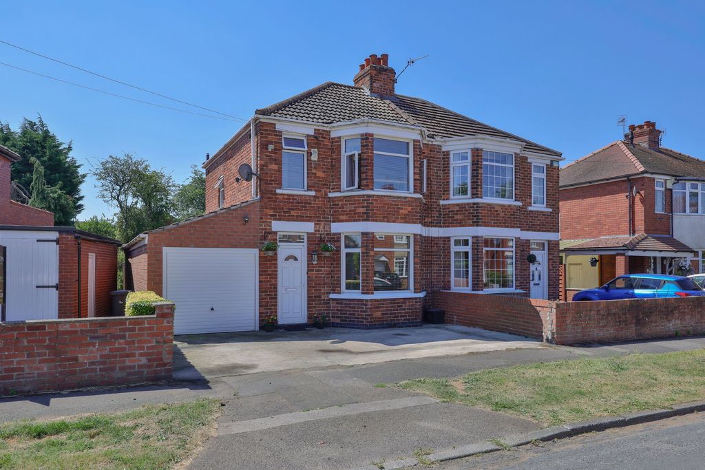 Property photo 1 of 21