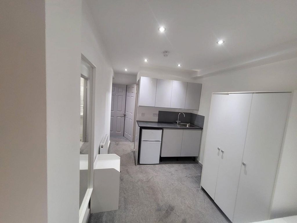 Property photo 1 of 5 Picture No. 08