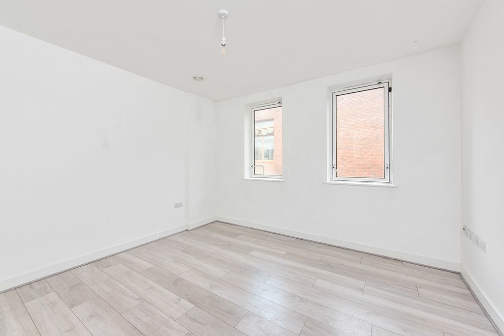 Property photo 3 of 7 Photo 2