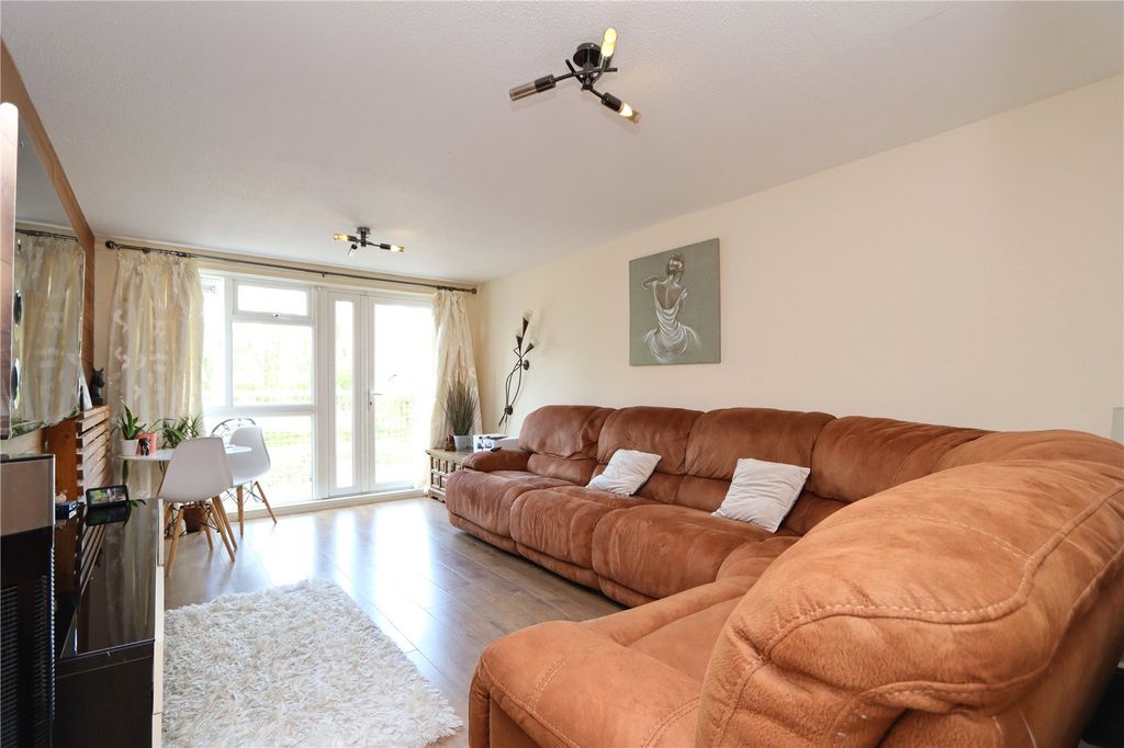 Property photo 2 of 12 Picture No. 21
