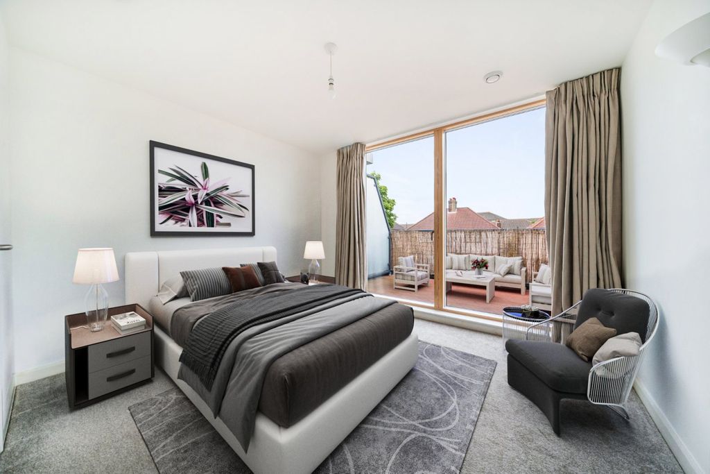 Property photo 3 of 19 Picture No. 29