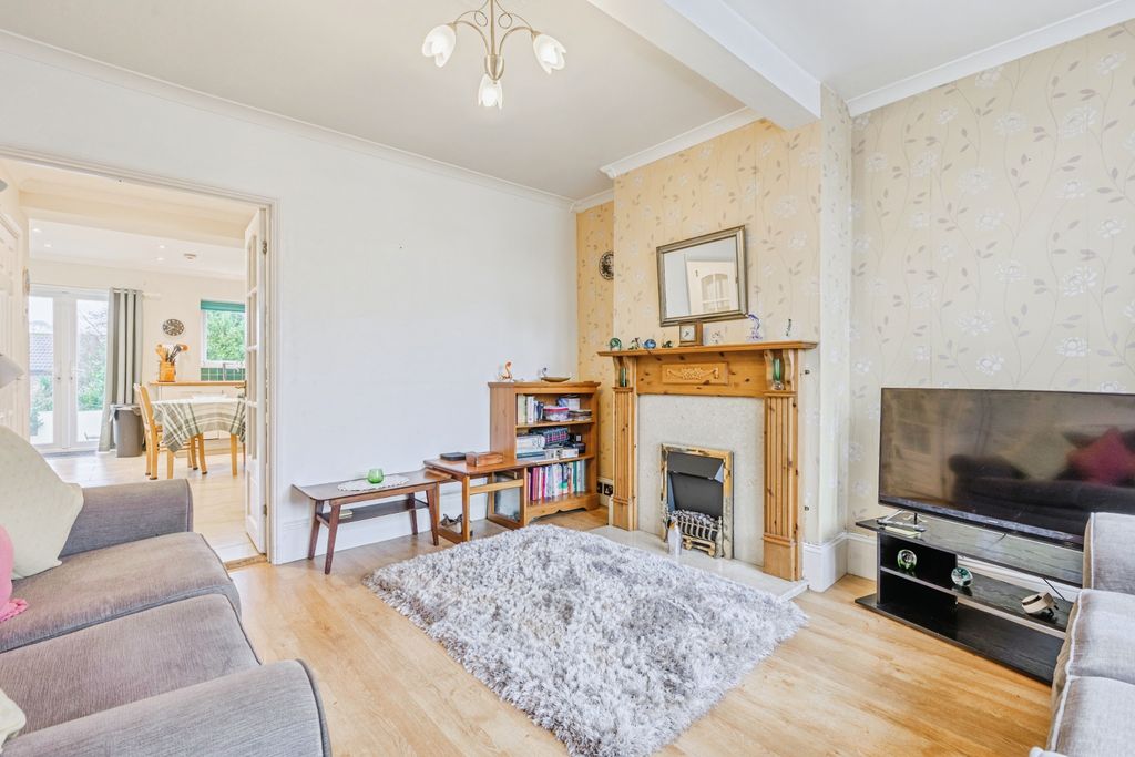 Property photo 2 of 20