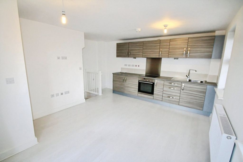 Property photo 2 of 11 Picture No. 23