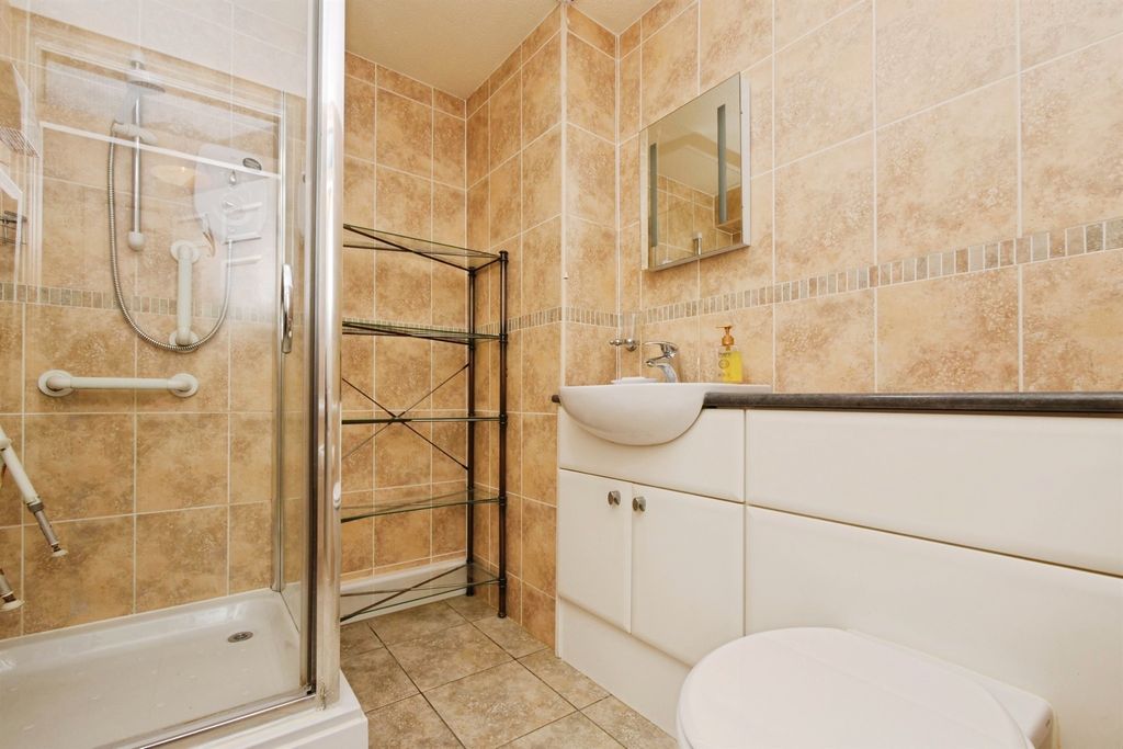 Property photo 3 of 14