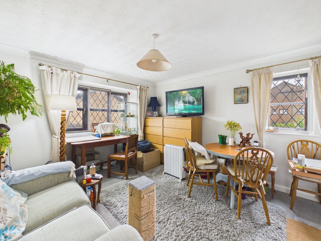 Property photo 3 of 7 Cam01984G0-Pr0572-Still007