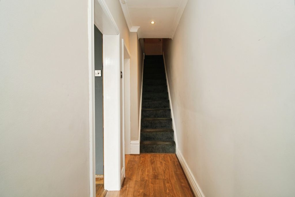 Property photo 2 of 17 Pbox-Img.Jpg