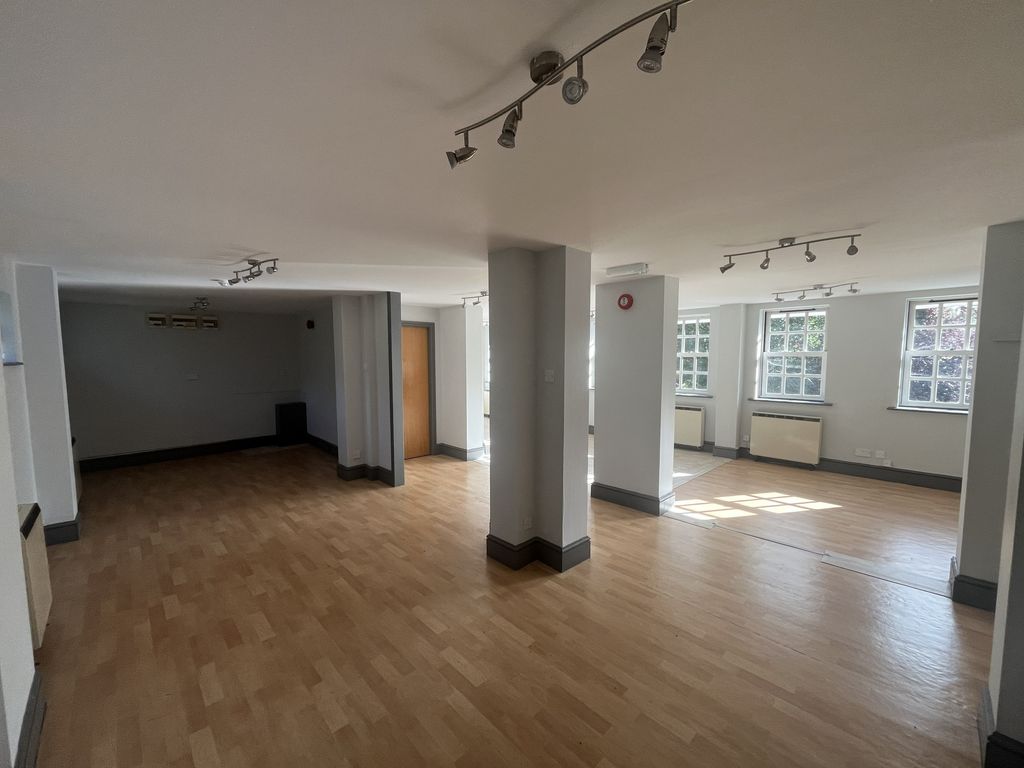 Property photo 3 of 4
