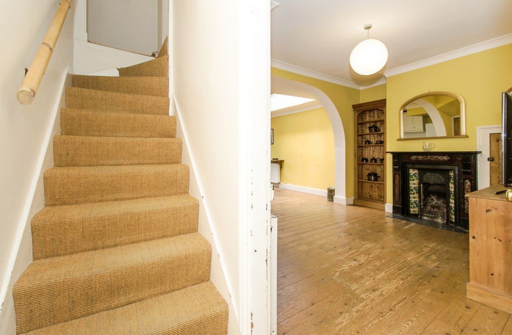 Property photo 3 of 16 Photo