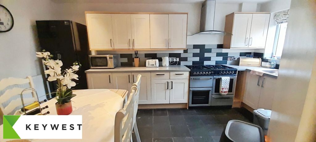 Property photo 3 of 21 E5Be1433-Whatsapp 20Image 202026-10-30 20At 2010.1