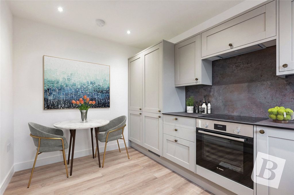 Property photo 3 of 15 Kitchen